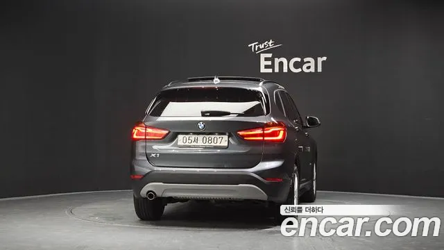 BMW X1 2016 thumb 11