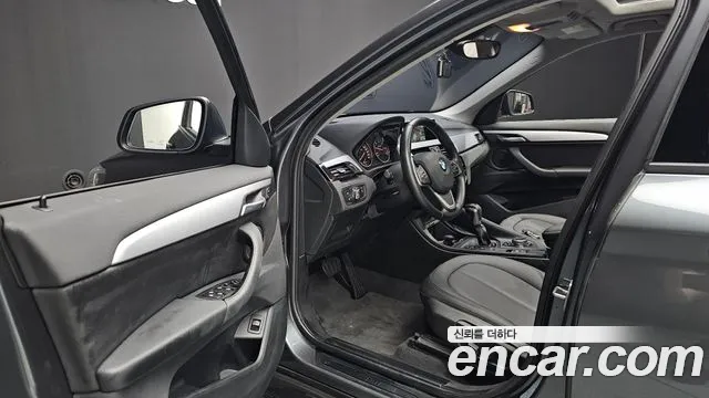 BMW X1 2016 thumb 4