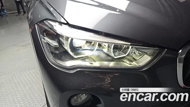 BMW X1 2016 thumb 9