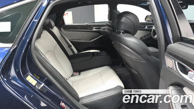 Genesis G80 2019 thumb 2