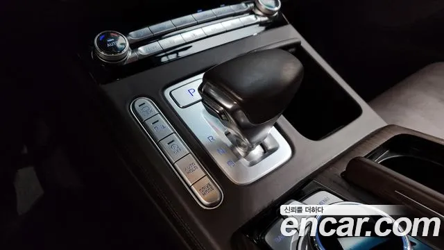 Genesis G90 2019 thumb 9