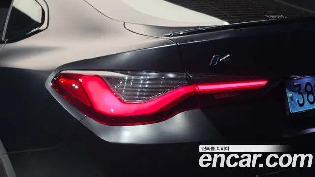 BMW i4 2023 thumb 6