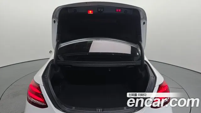 Mercedes-Benz E-Class 2017 thumb 5