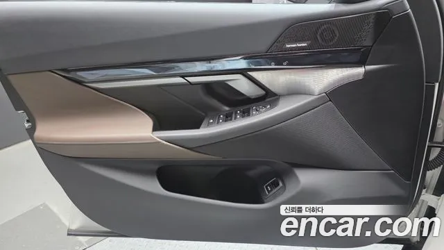 BMW 5 серии 2025 thumb 11