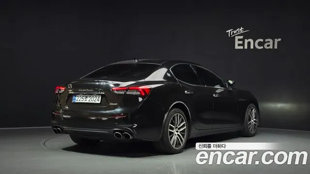 Maserati Ghibli 2018 thumb 8