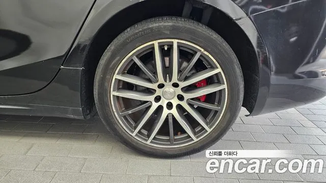 Maserati Ghibli 2018 thumb 9