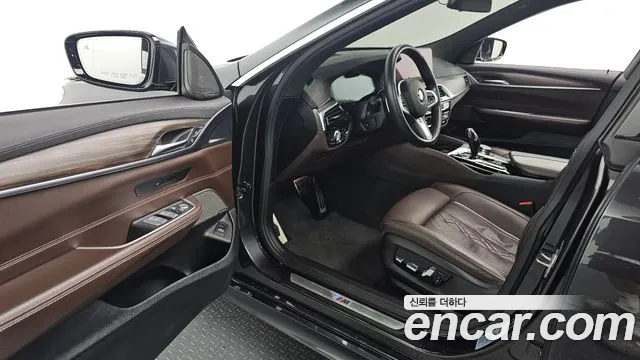 BMW 6 серии Gran Turismo 2020 thumb 3
