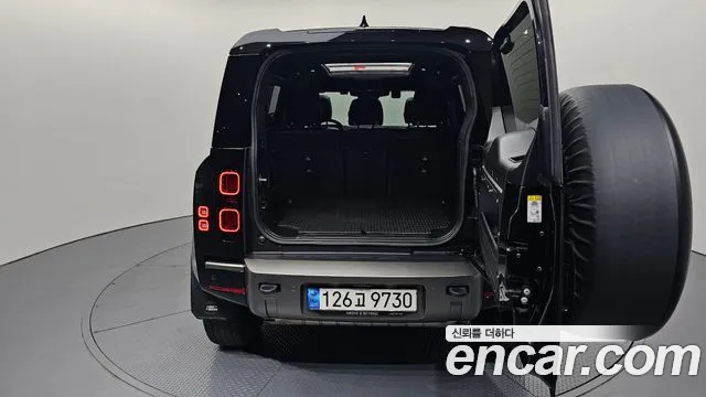 Land Rover Defender 2023 thumb 10