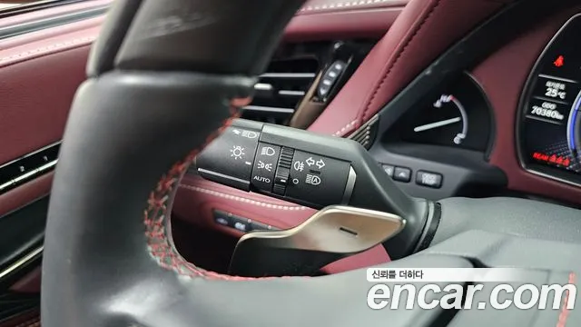 Lexus LS 500h 2023 thumb 4