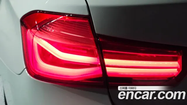 BMW 3 серии 2017 thumb 10
