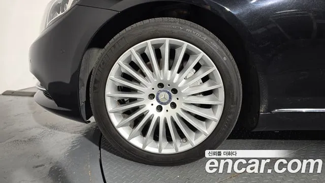 Mercedes-Benz S-Class 2017 thumb 12