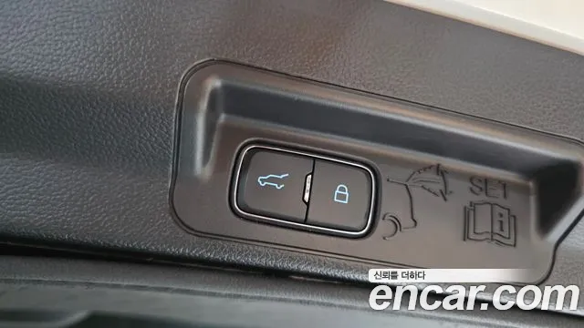 Ford Explorer 2019 thumb 9
