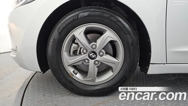 Hyundai Avante 2015 thumb 11