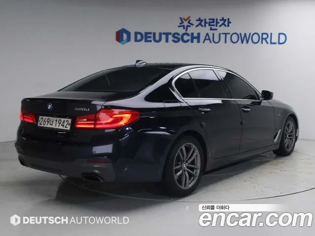 BMW 5 серии 2018 thumb 12