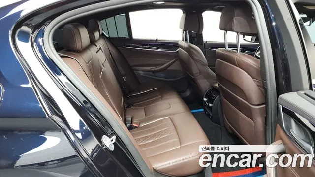 BMW 5 серии 2019 thumb 7