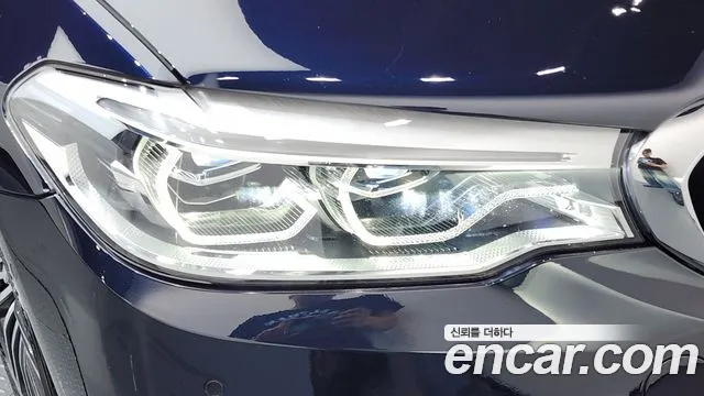 BMW 5 серии 2019 thumb 8