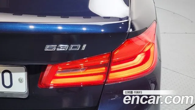 BMW 5 серии 2019 thumb 10