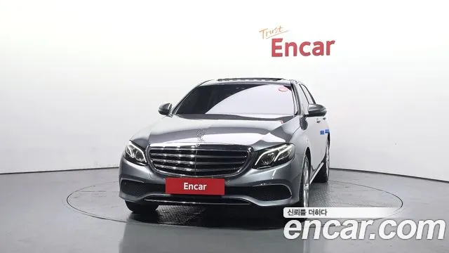 Mercedes-Benz E-Class 2019 thumb 6