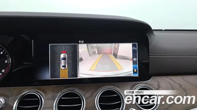 Mercedes-Benz E-Class 2019 thumb 5