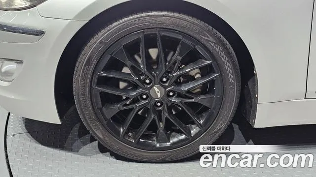 Hyundai Genesis 2012 thumb 4