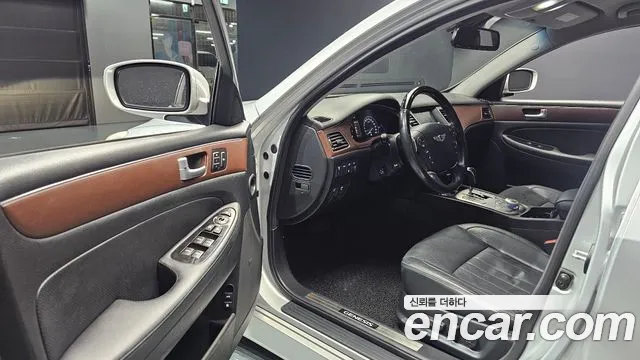 Hyundai Genesis 2012 thumb 3