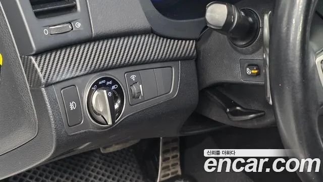 Hyundai i40 2012 thumb 10