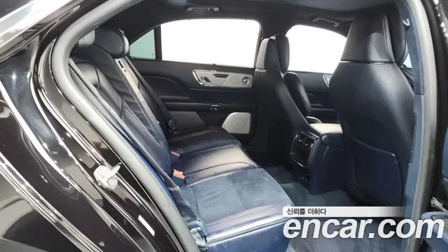 Lincoln Continental 2020 thumb 10