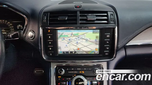 Lincoln Continental 2020 thumb 4