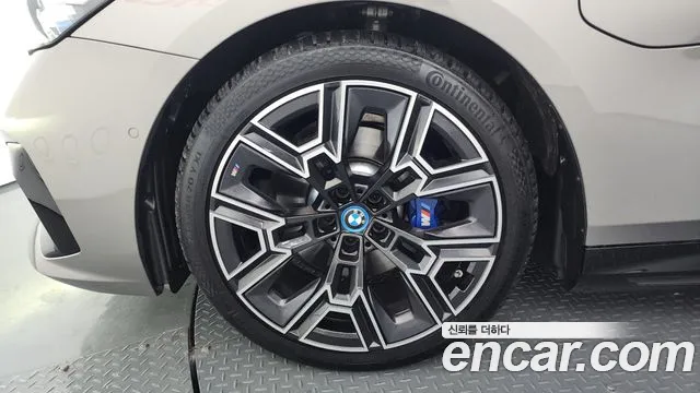 BMW 5 серии 2025 thumb 10