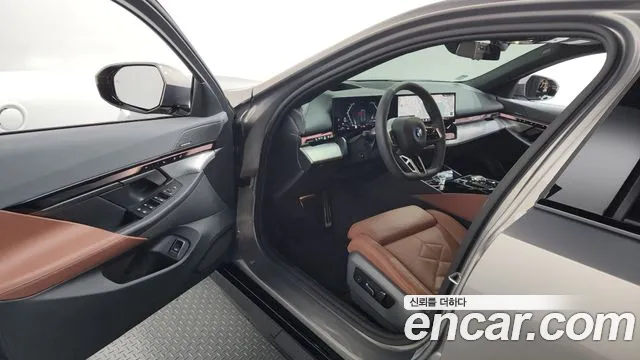 BMW 5 серии 2025 thumb 12