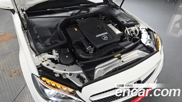 Mercedes-Benz C-Class 2018 thumb 4