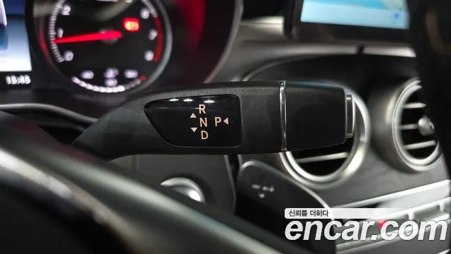 Mercedes-Benz C-Class 2018 thumb 6