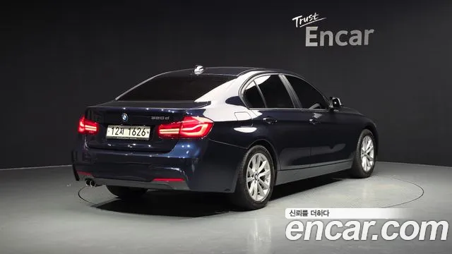 BMW 3 серии 2017 thumb 6