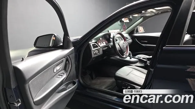 BMW 3 серии 2017 thumb 4