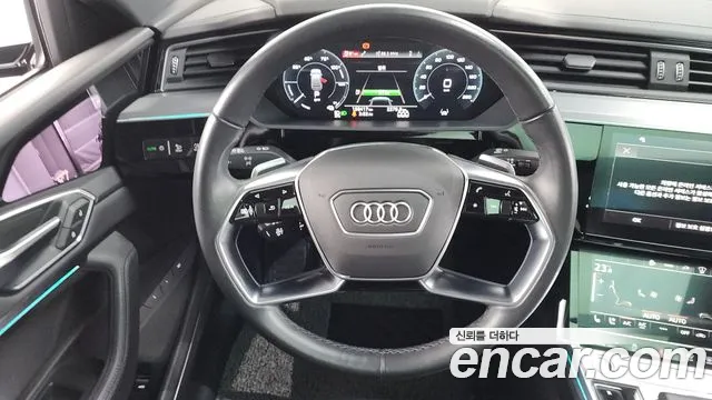 Audi e-tron 2021 thumb 11