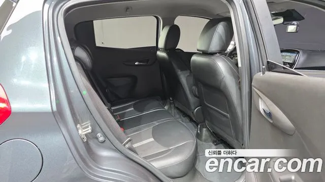 Chevrolet Spark 2018 thumb 3