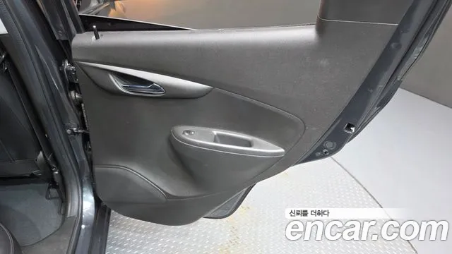 Chevrolet Spark 2018 thumb 2