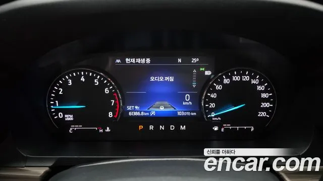Ford Explorer 2020 thumb 10