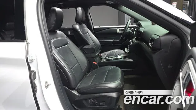 Ford Explorer 2020 thumb 3