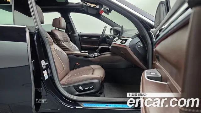 BMW 6 серии Gran Turismo 2021 thumb 7