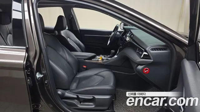 Toyota Camry 2019 thumb 10