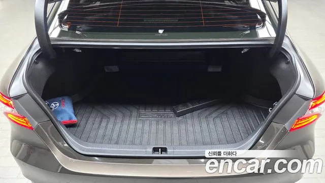Toyota Camry 2019 thumb 9