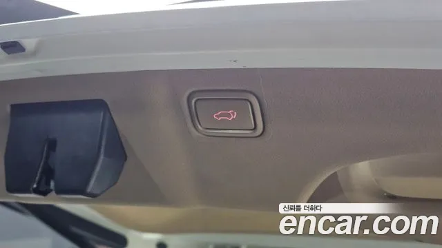 Kia Carnival 2014 thumb 8