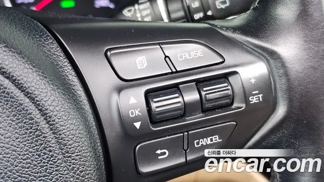 Kia Carnival 2014 thumb 4
