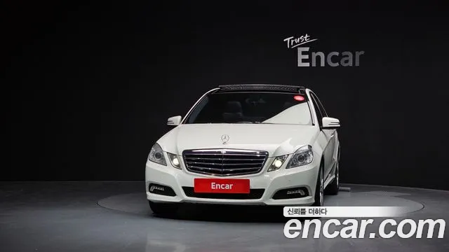 Mercedes-Benz E-Class 2010 thumb 2