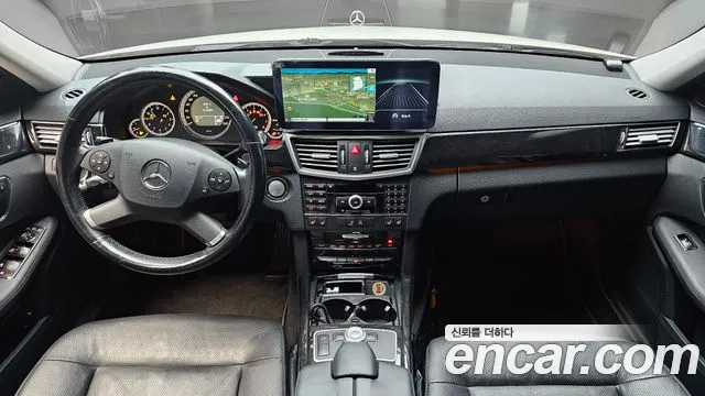 Mercedes-Benz E-Class 2010 thumb 8