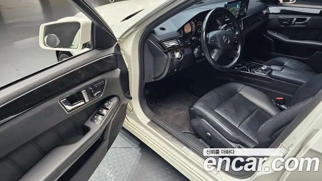 Mercedes-Benz E-Class 2010 thumb 3