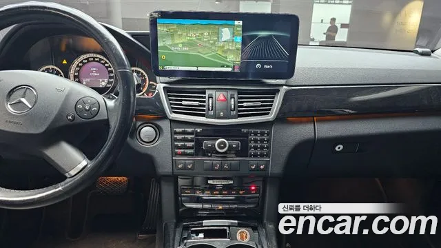 Mercedes-Benz E-Class 2010 thumb 4