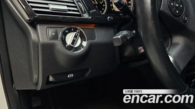 Mercedes-Benz E-Class 2010 thumb 6