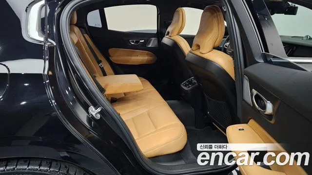 Volvo S60 2024 thumb 12